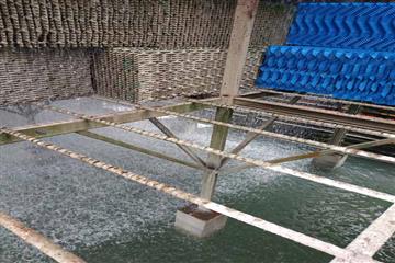 冷却塔维修中填料更换需