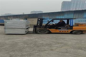 都江堰20T闭式冷却塔+水箱+水泵货拉拉送货现场